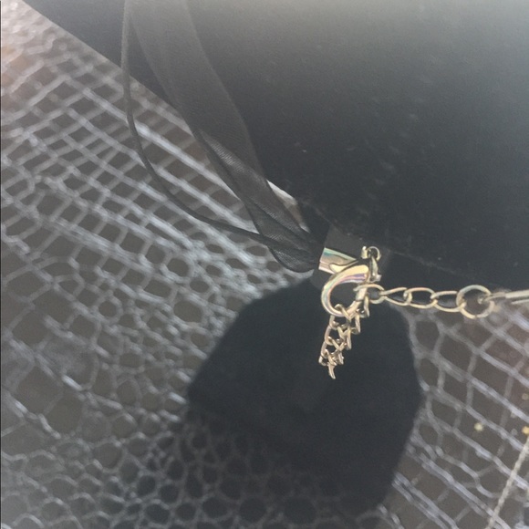 Fashion Ribbon Necklace,16”,fits like a choker - Picture 2 of 2